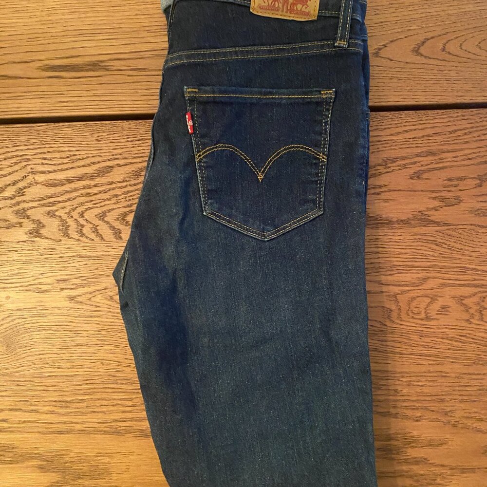 Gently Worn / Levi's Women's 720 High Rise Super Skinny Jeans / Size 27
